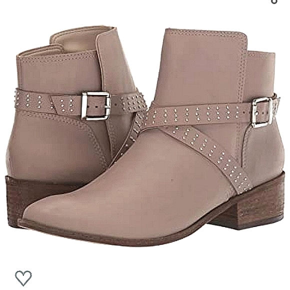 KAANAS Albarloa Stud Criss Cross Buckle Strap Point-Toe Ankle Booties NWT - Picture 13 of 13
